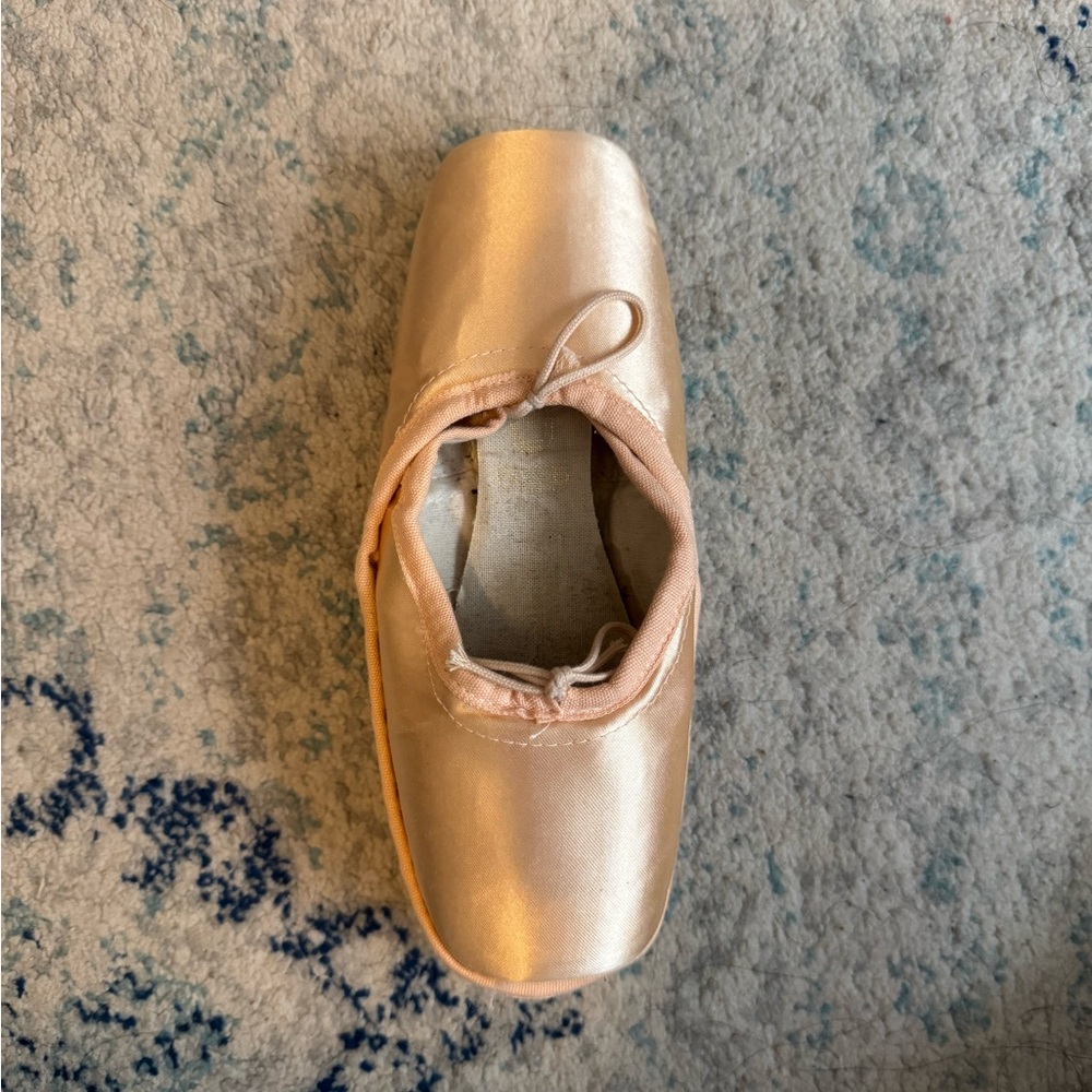 FREED Pointe Shoes - Heart Maker size 6 No X